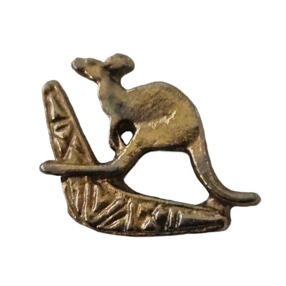 Australia Olympic Kangaroo Boomerang Pin - Picture 1 of 2
